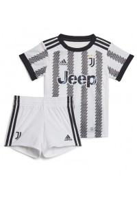 Juventus Babytruitje Thuis tenue Kind 2022-23 Korte Mouw (+ Korte broeken)